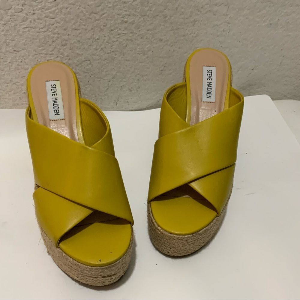 Steve Madden size 9 yellow Tan  espadrille platform sandals leather